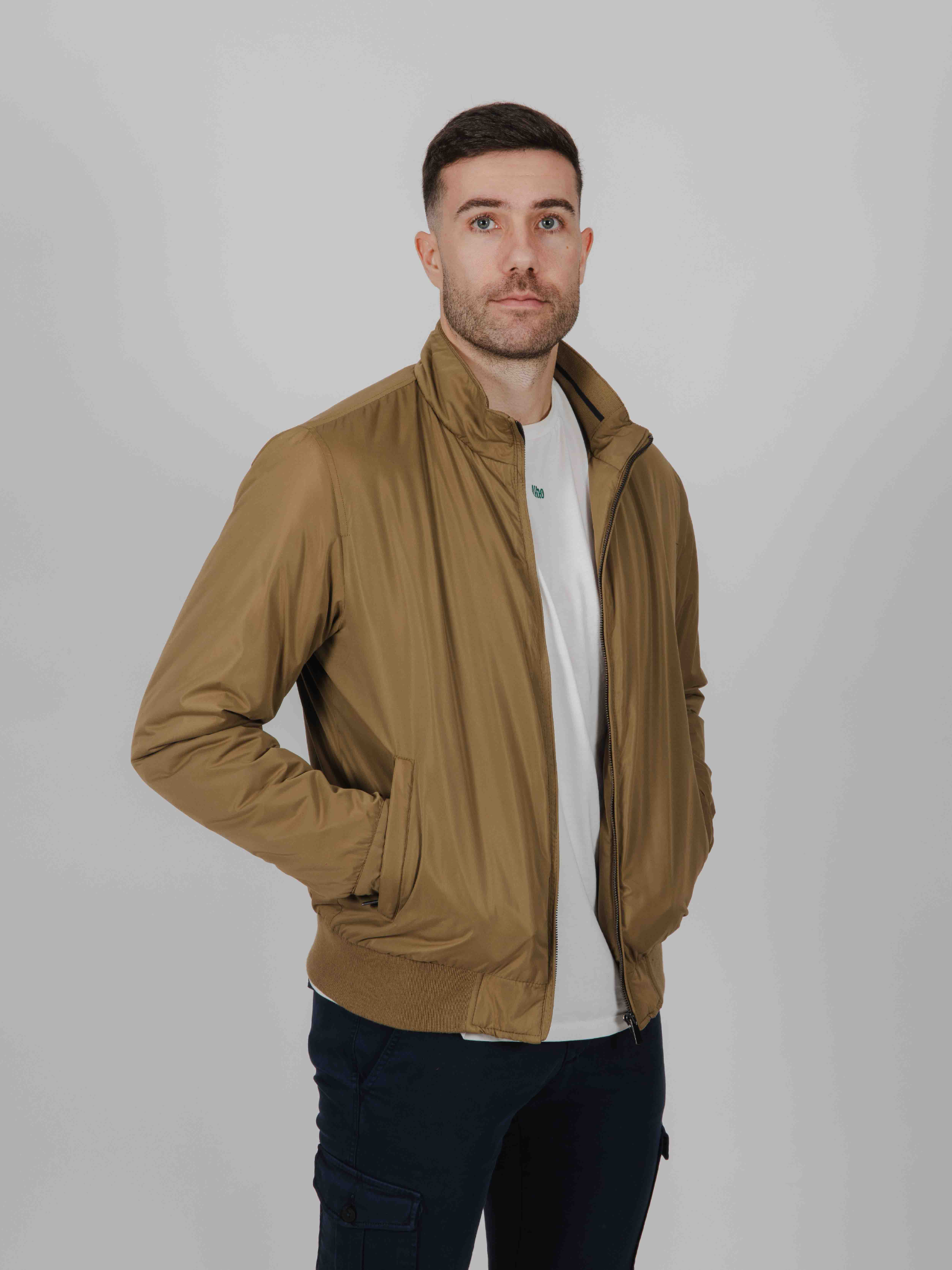 Cazadora bomber camel