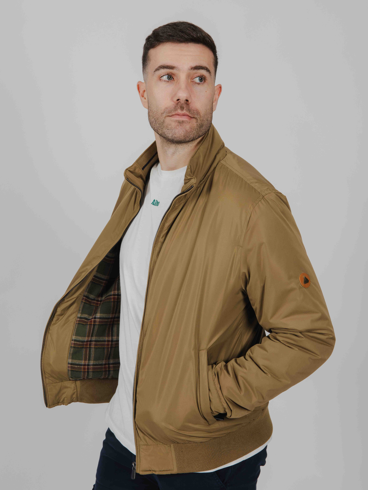 Cazadora bomber camel