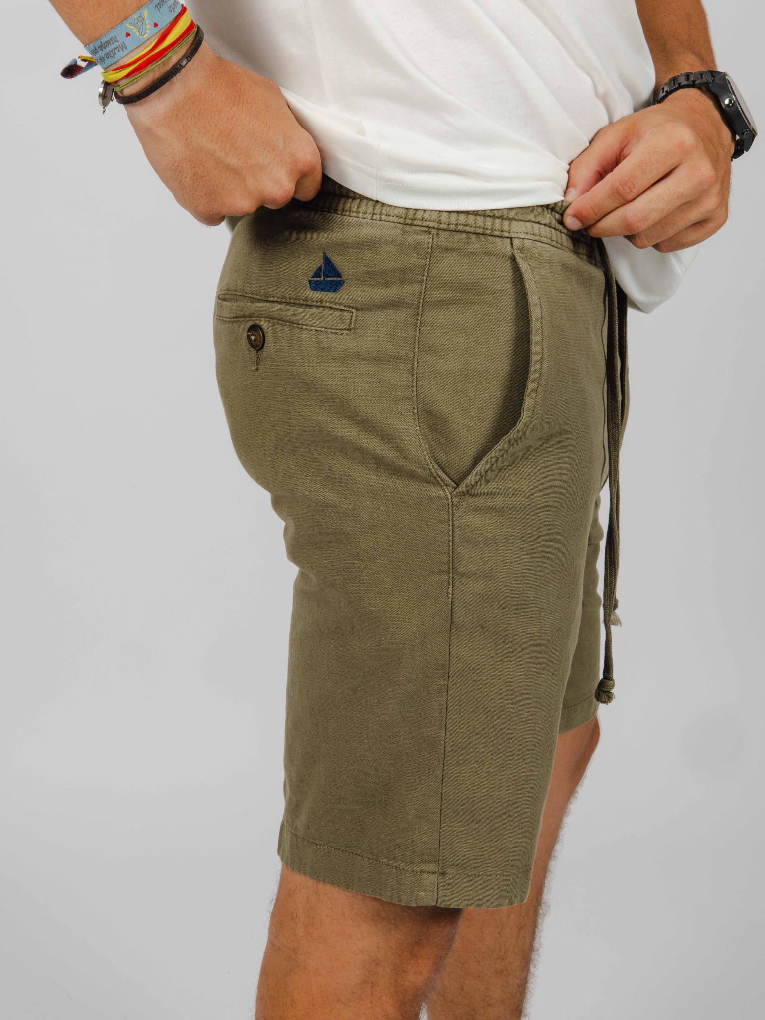 Imagen Pantalón corto lino y algodón khaki