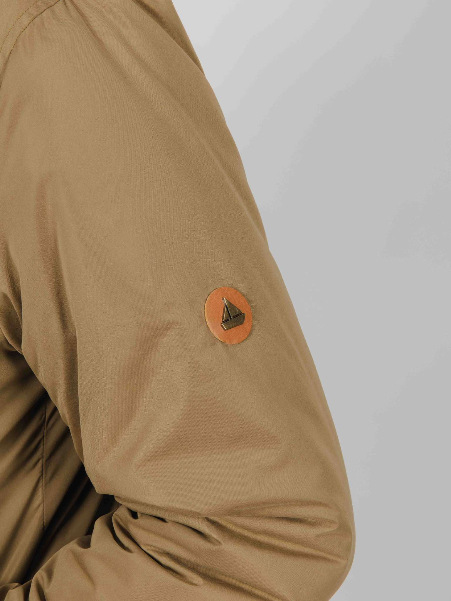 Cazadora bomber camel